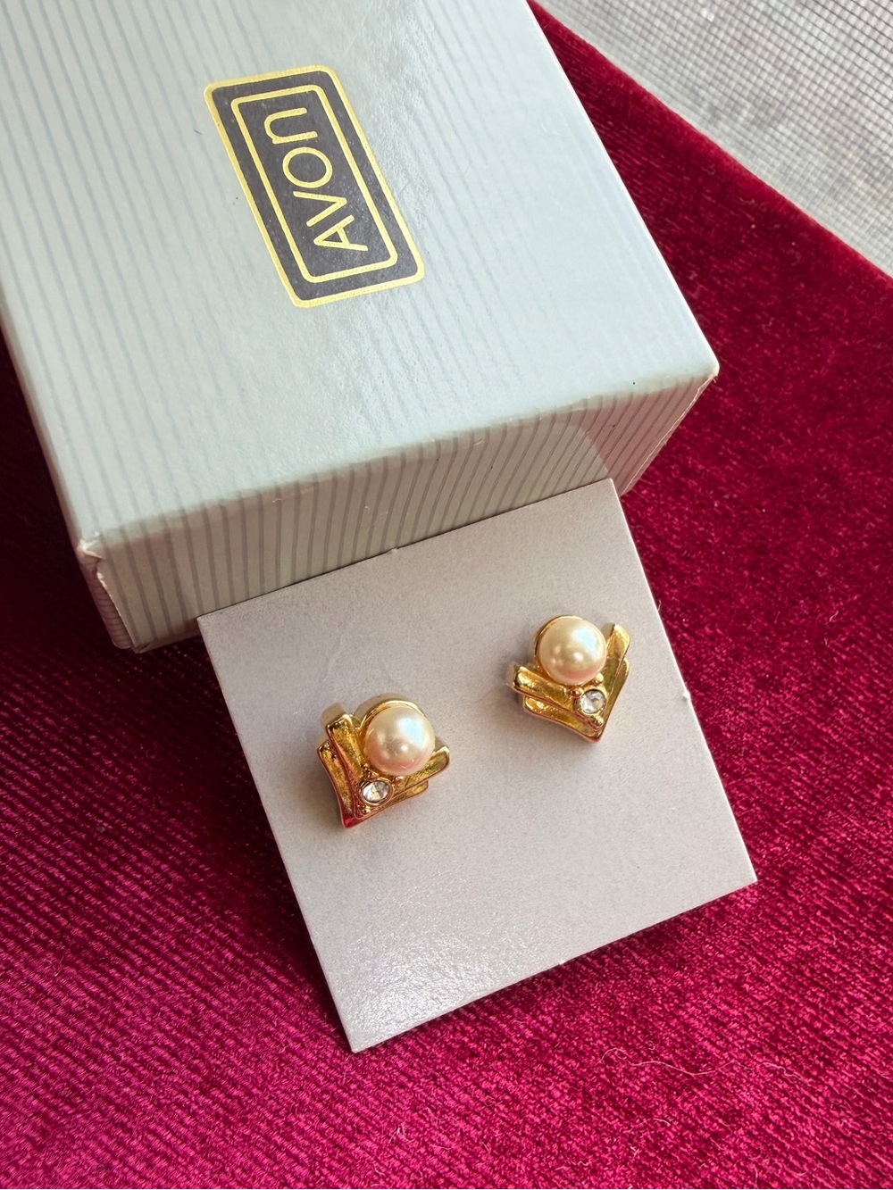 Vintage Avon Eternal Luster Pearl Pierced Earrings